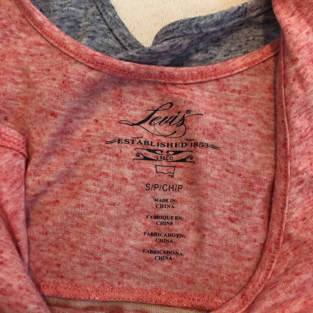 2 Levi’s Tank Tops - Picture 4 of 5